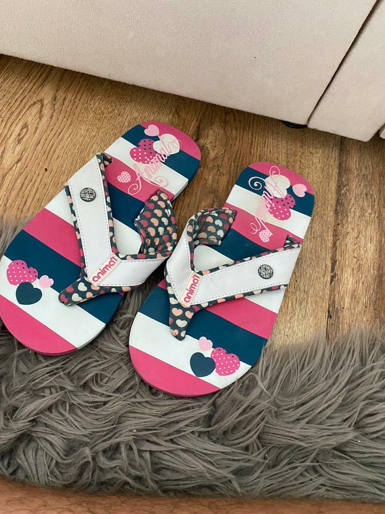 animal flip flops size 5